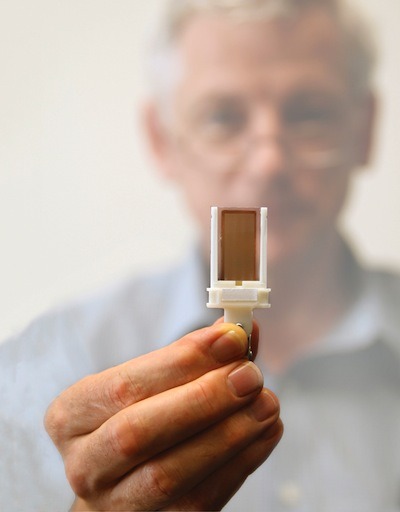  liquid-crystal based sensor