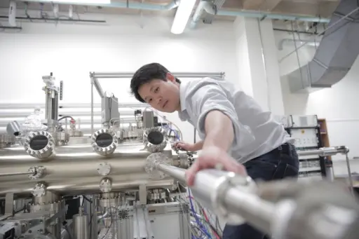 Assistant Professor of Materials Science and Engineering Jason Kawasaki