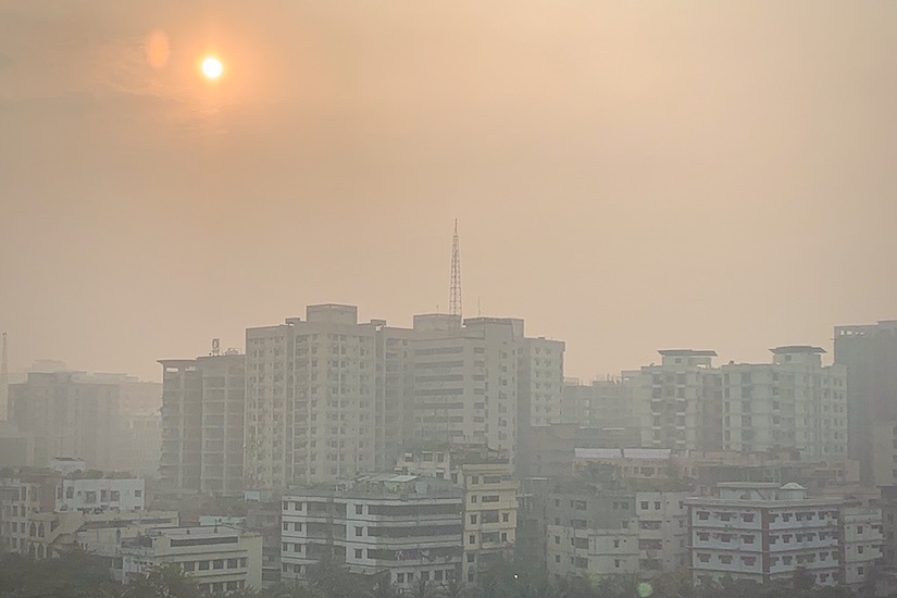 Photo of pollution clouds the skies in Dhaka, Bangladesh