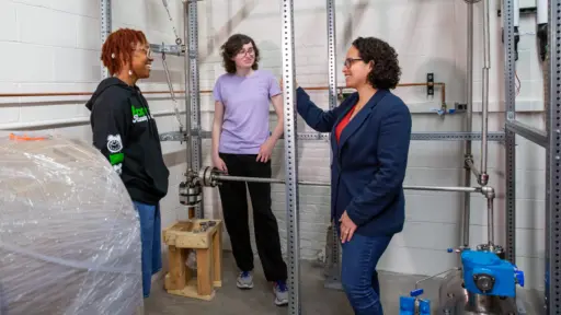 Juliana Pacheco Duarte with undergrads Briunna Smith and Aria Murphy in the lab
