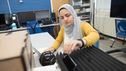 PhD student Shimaa Ahmed working in the lab