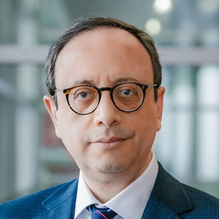 Manos Mavrikakis