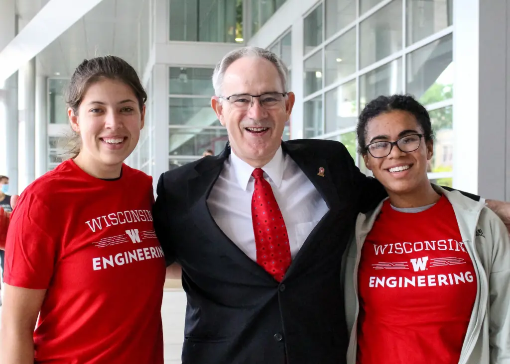 Ian Robertson with engineering students