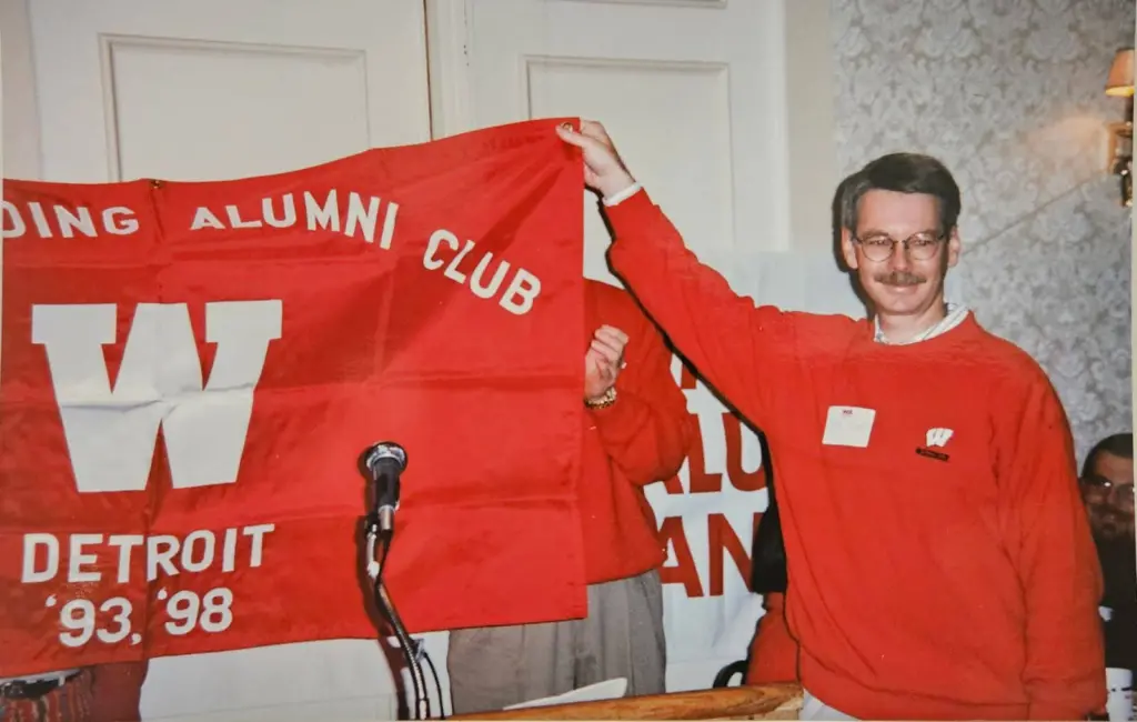 Tom Smart receiving WAA Award 1998