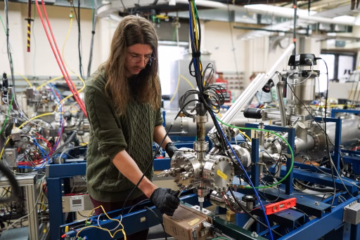 Cole Evered, a PhD student in the MaDCoR research group, works on the new in situ molten salt corrosion/irradiation cell that he designed, tested, and validated for the left beamline.