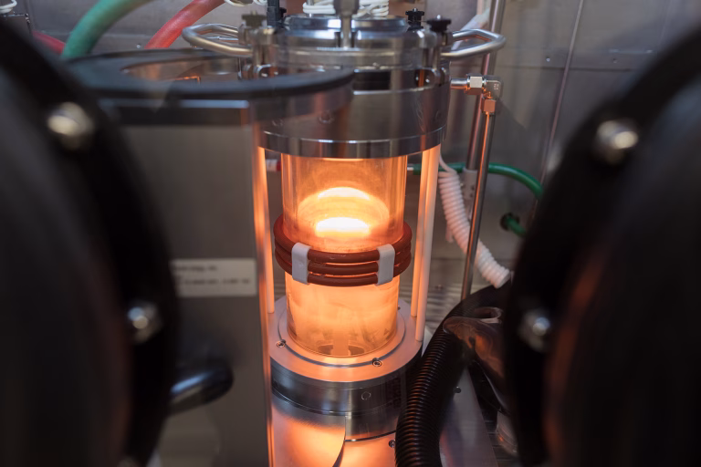 Agnitron Agilis 100 metal organic chemical vapor deposition reactor for making ultra-wide bandgap semiconductors