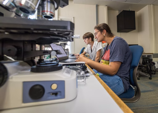 Students in MS&E 362: Synthesis and Characterization Lab