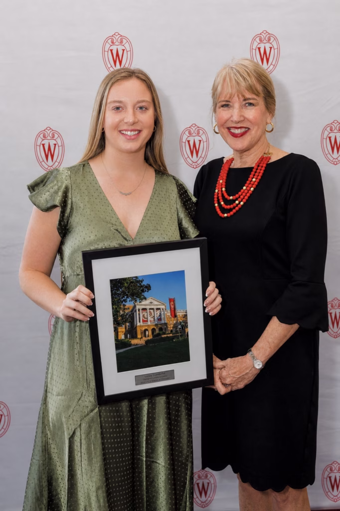 MS&E Senior Laney Zuelsdorff accepts the Ginsberg Family Award.